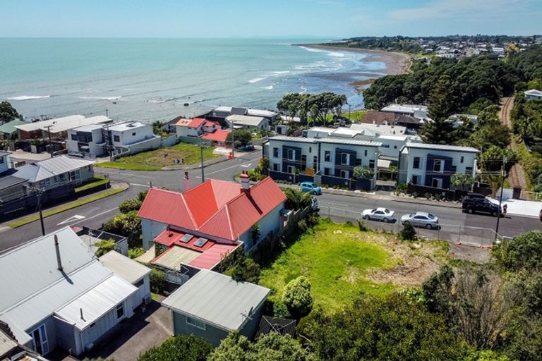 Photo of property in 10 Hobson Street, New Plymouth, 4312