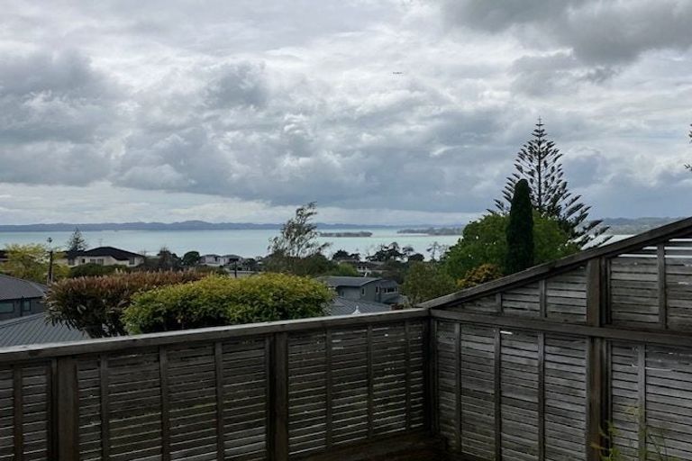 Photo of property in 73 Mellons Bay Road, Mellons Bay, Auckland, 2014