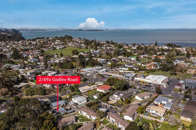 Photo of property in 2/69a Godley Road, Green Bay, Auckland, 0604