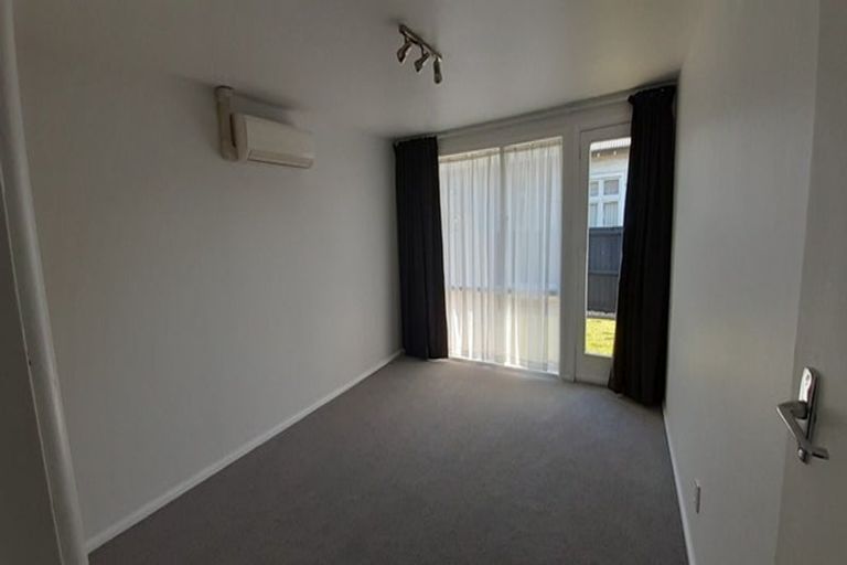Photo of property in 2/38 North Avon Road, Richmond, Christchurch, 8013