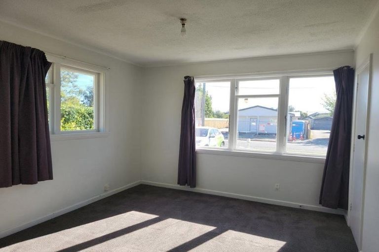 Photo of property in 6 Camden Street, Northcote, Christchurch, 8052
