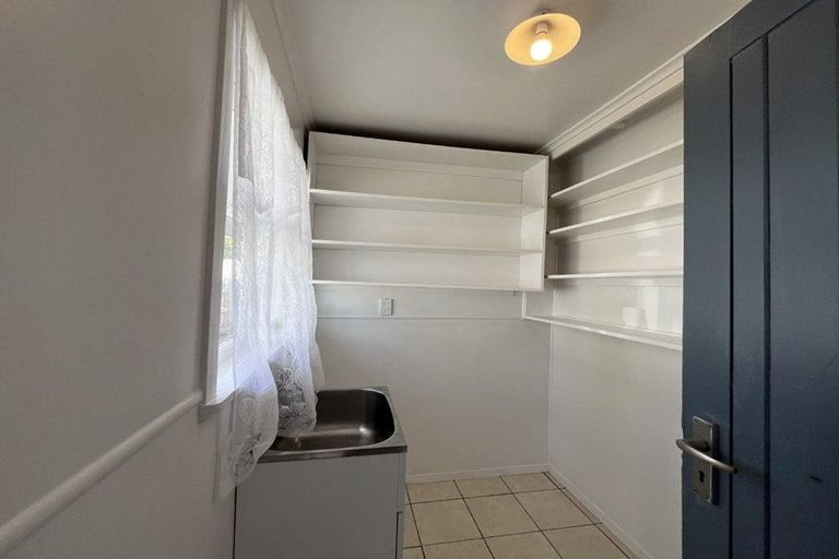 Photo of property in 79 Cobham Crescent, Kelston, Auckland, 0602