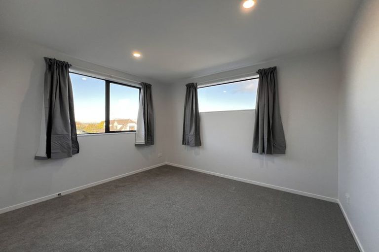 Photo of property in 130d Bradbury Road, Botany Downs, Auckland, 2010
