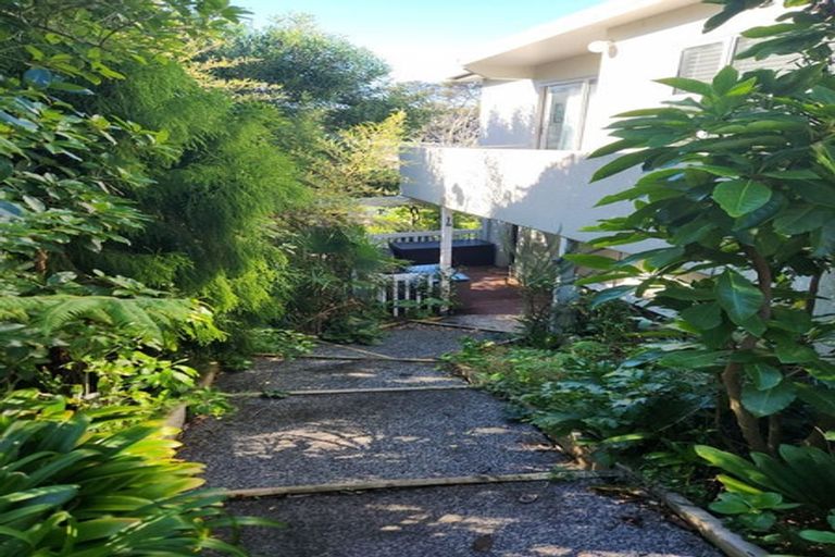 Photo of property in 14/18 Parr Terrace, Castor Bay, Auckland, 0620