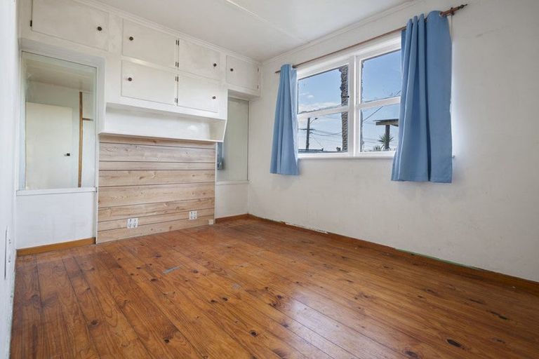 Photo of property in 70 Carlisle Road, Browns Bay, Auckland, 0632