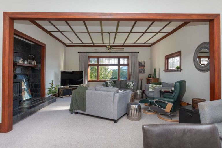 Photo of property in 24 Chamberlain Street, Dannevirke, 4930