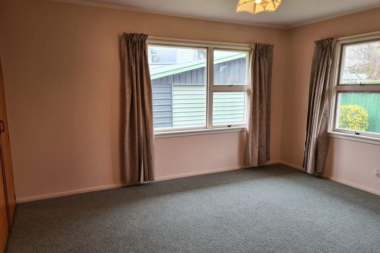 Photo of property in 12 Clouston Street, Saint Martins, Christchurch, 8022