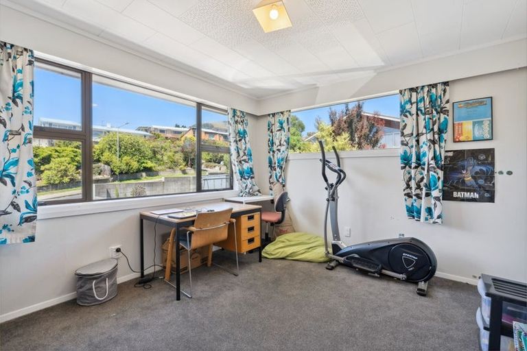 Photo of property in 16 Kinmont Crescent, Kinmont Park, Mosgiel, 9024