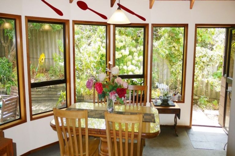 Photo of property in 1/406 East Coast Road, Sunnynook, Auckland, 0630