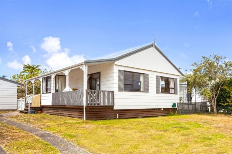 Photo of property in 4 Chestnut Grove, Tairua, 3508