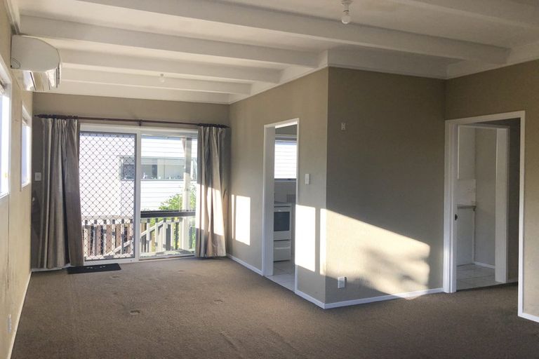 Photo of property in 4/172 Beach Haven Road, Beach Haven, Auckland, 0626
