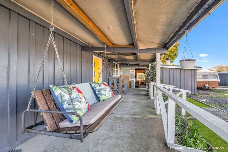 Photo of property in 37 Kawaha Point Road, Fairy Springs, Rotorua, 3015