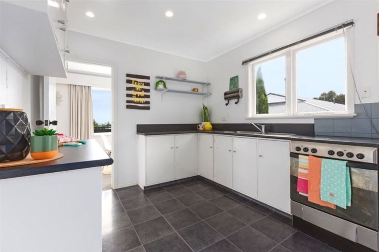 Photo of property in 129 Conclusion Street, Ascot Park, Porirua, 5024