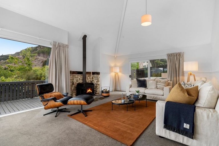 Photo of property in 8 Arawata Terrace, Fernhill, Queenstown, 9300