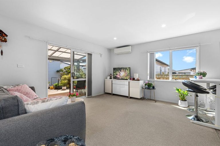 Photo of property in 11 Kamahi Crescent, Papamoa Beach, Papamoa, 3118