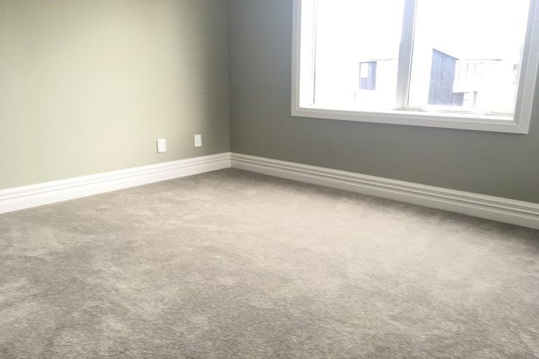 Photo of property in 18 Colliston Rise, Pinehill, Auckland, 0632