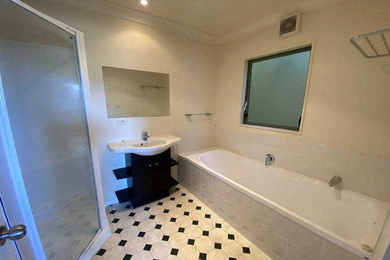 Photo of property in 9a Gavaskar Place, Khandallah, Wellington, 6035