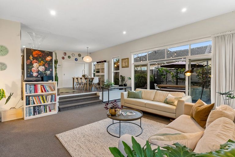 Photo of property in 72 Kiwitea Street, Sandringham, Auckland, 1041