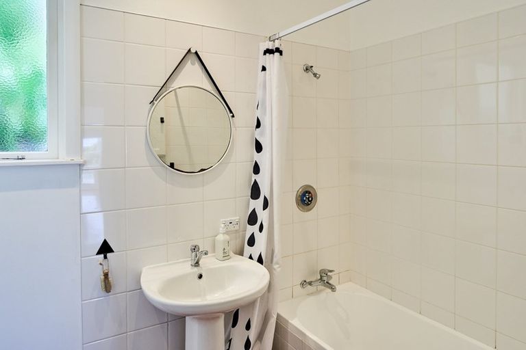 Photo of property in 337 Muritai Road, Eastbourne, Lower Hutt, 5013