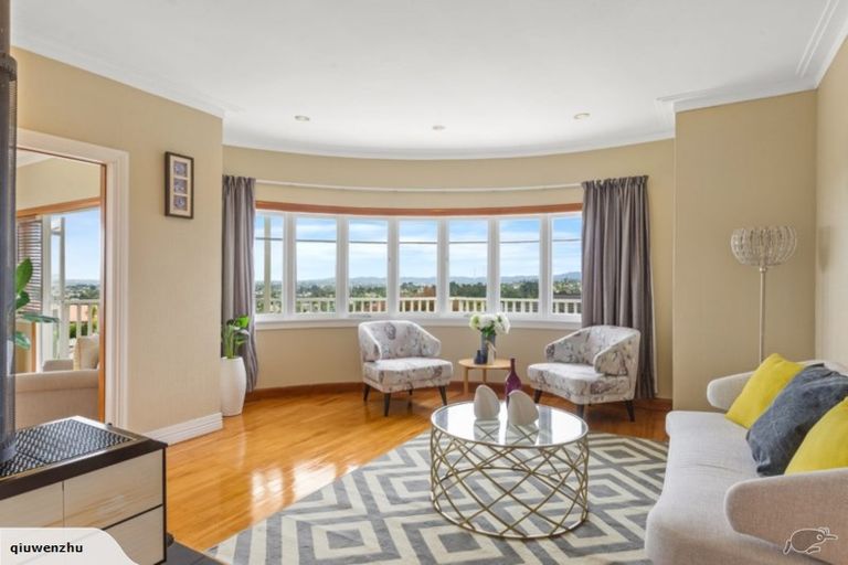 Photo of property in 1 Rubens Lane, West Harbour, Auckland, 0618