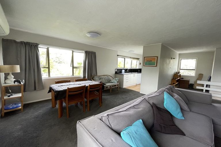 Photo of property in 1/70 Oaktree Avenue, Browns Bay, Auckland, 0630