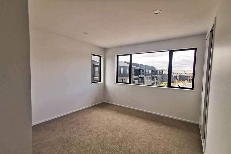 Photo of property in 22 Eileen Newey Place, Henderson, Auckland, 0612