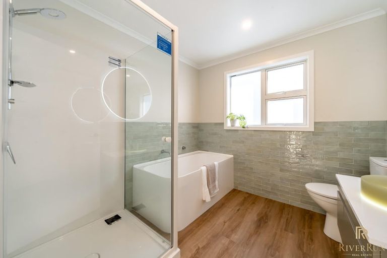 Photo of property in 70b Heretaunga Square, Silverstream, Upper Hutt, 5019