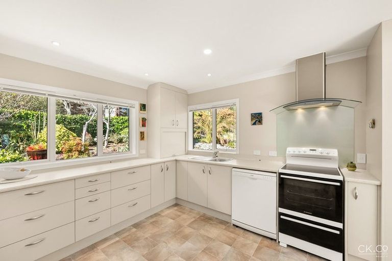 Photo of property in 28 Manuka Street, Stokes Valley, Lower Hutt, 5019