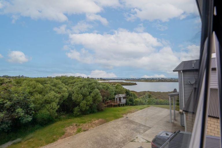 Photo of property in 85 Becker Drive, Weymouth, Auckland, 2103