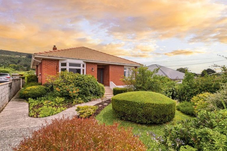 Photo of property in 16 Derwent Street, Helensburgh, Dunedin, 9010