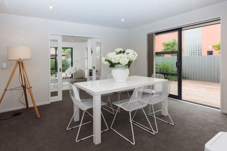 Photo of property in 45 Woodville Street, Edgeware, Christchurch, 8013