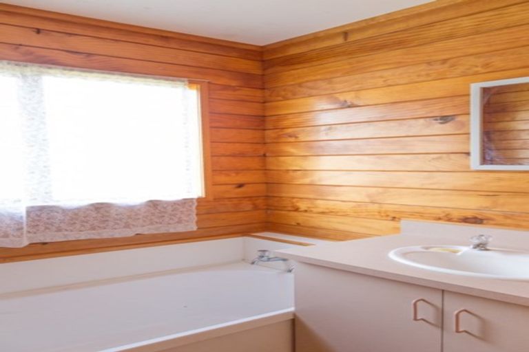 Photo of property in 10 Rowena Crescent, Motuoapa, Turangi, 3382