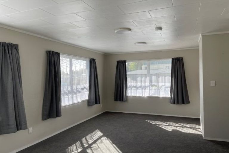 Photo of property in 311 Avonhead Road, Avonhead, Christchurch, 8042