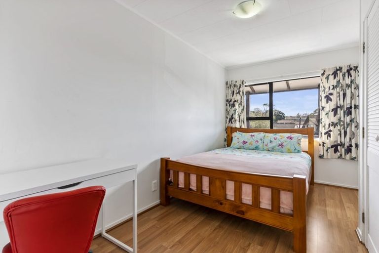 Photo of property in 54 Glennandrew Drive, Half Moon Bay, Auckland, 2012