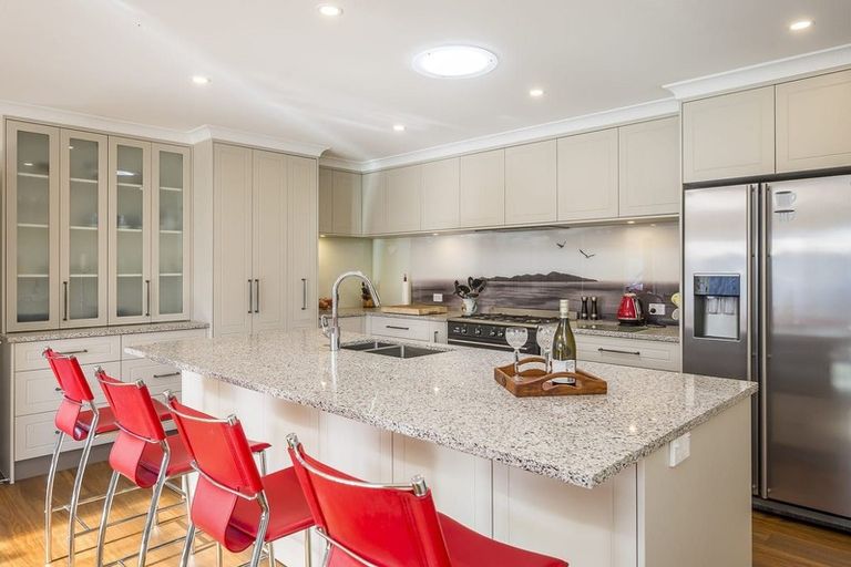 Photo of property in 14 Petrel Close, Paraparaumu Beach, Paraparaumu, 5032