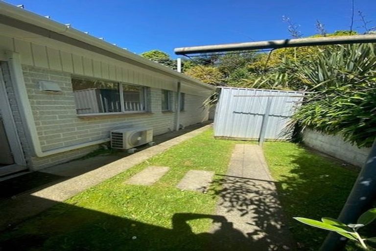 Photo of property in 3c Peckham Grove, Tawa, Wellington, 5028