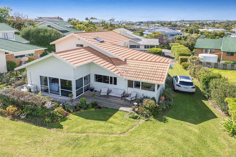 Photo of property in 896 Whangaparaoa Road, Manly, Whangaparaoa, 0930