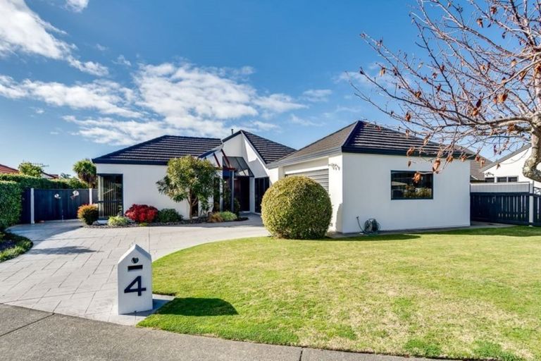 Photo of property in 4 Regent Way, Taradale, Napier, 4112
