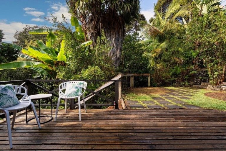 Photo of property in 56 Tanekaha Road, Titirangi, Auckland, 0604