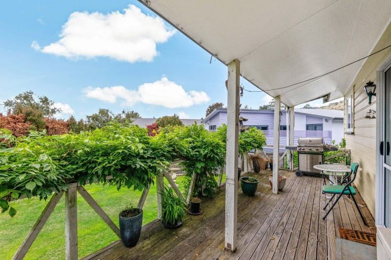 Photo of property in 11 Sandown Street, Waihola, Milton, 9073