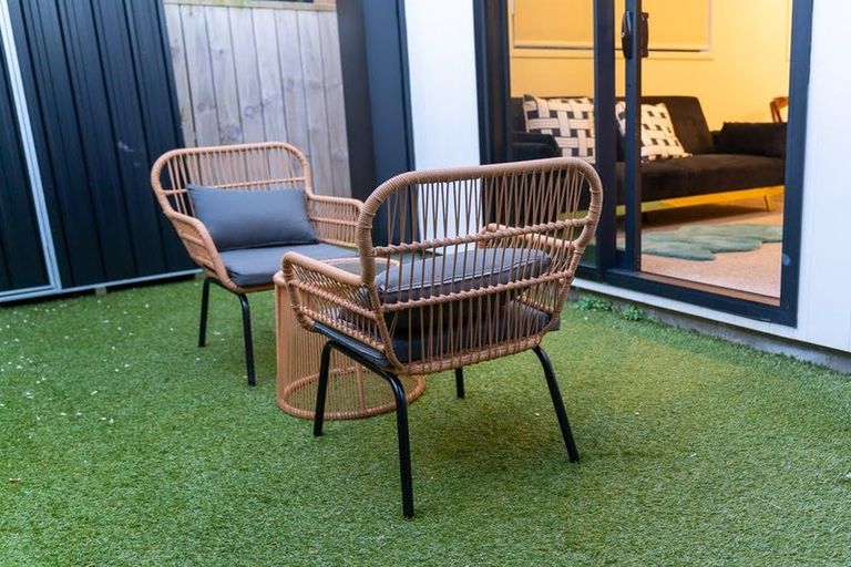 Photo of property in 3/97 Whites Line East, Waiwhetu, Lower Hutt, 5010