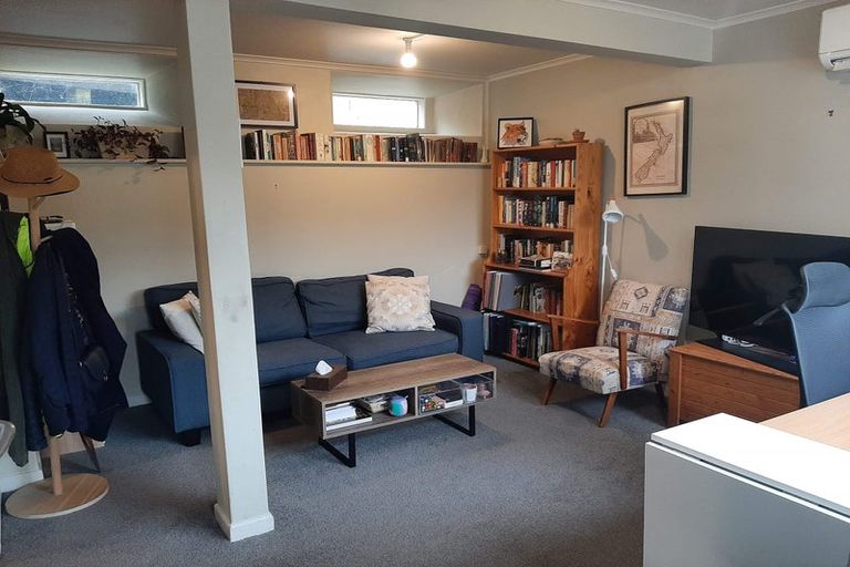 Photo of property in 18 Putnam Street, Northland, Wellington, 6012