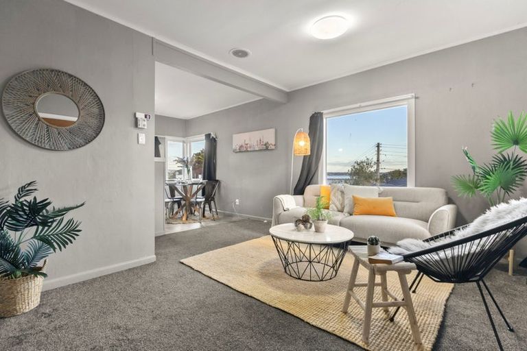 Photo of property in 42a Evans Road, Weymouth, Auckland, 2103