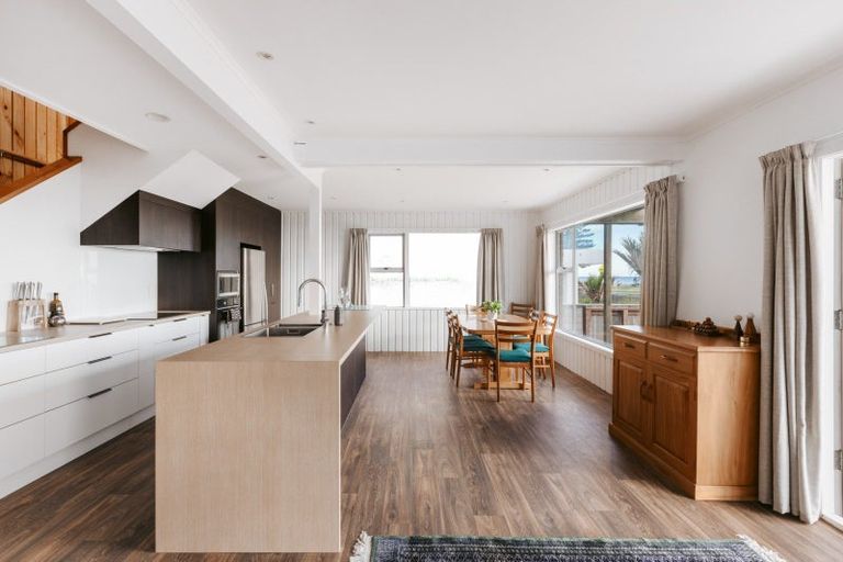 Photo of property in 69 Marine Parade, Mount Maunganui, 3116