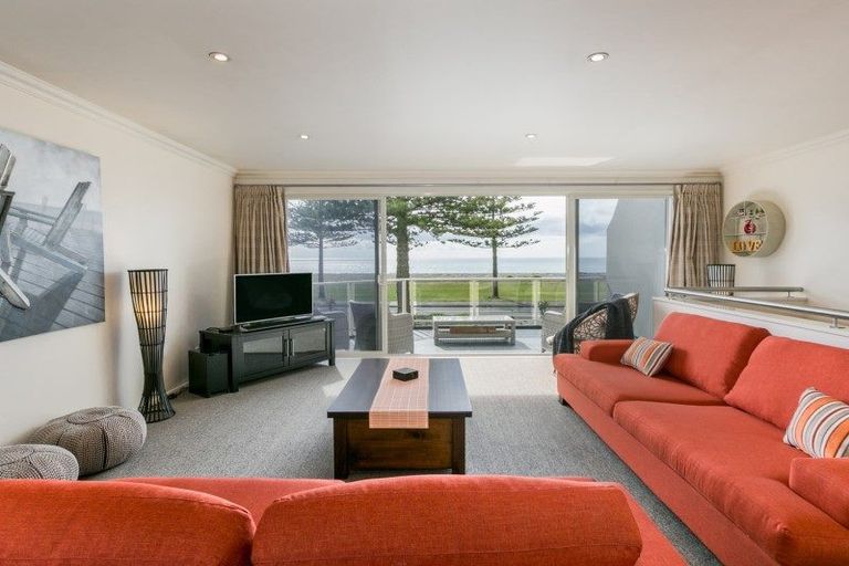Photo of property in 625 Marine Parade, Napier South, Napier, 4110