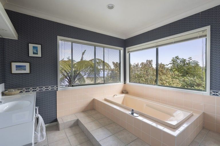 Photo of property in 65 Mapara Road, Acacia Bay, Taupo, 3385