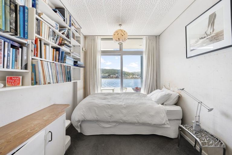 Photo of property in Dorchester Apartments, 144 Oriental Parade, Oriental Bay, Wellington, 6011