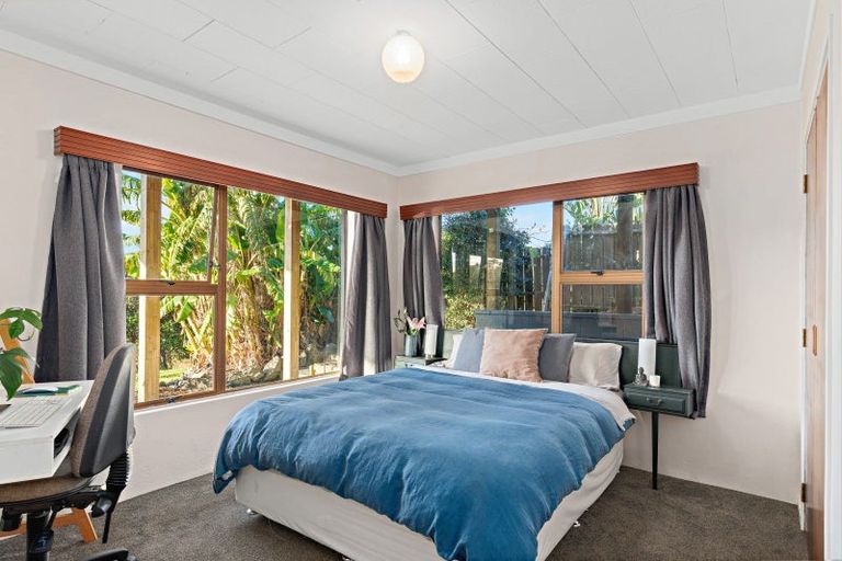 Photo of property in 18 Harbour View Road, Leigh, 0985