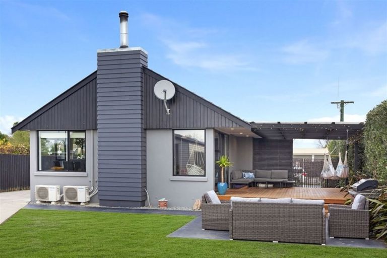 Photo of property in 97 Farquhars Road, Redwood, Christchurch, 8051