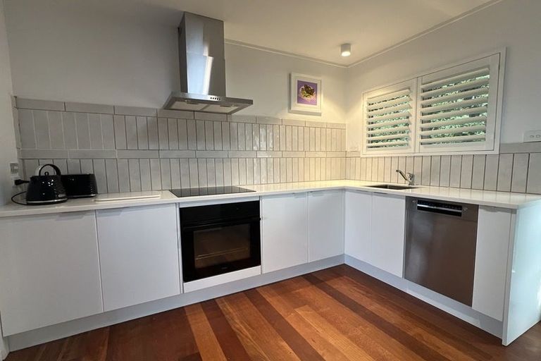 Photo of property in 3/17 Church Street, Devonport, Auckland, 0624